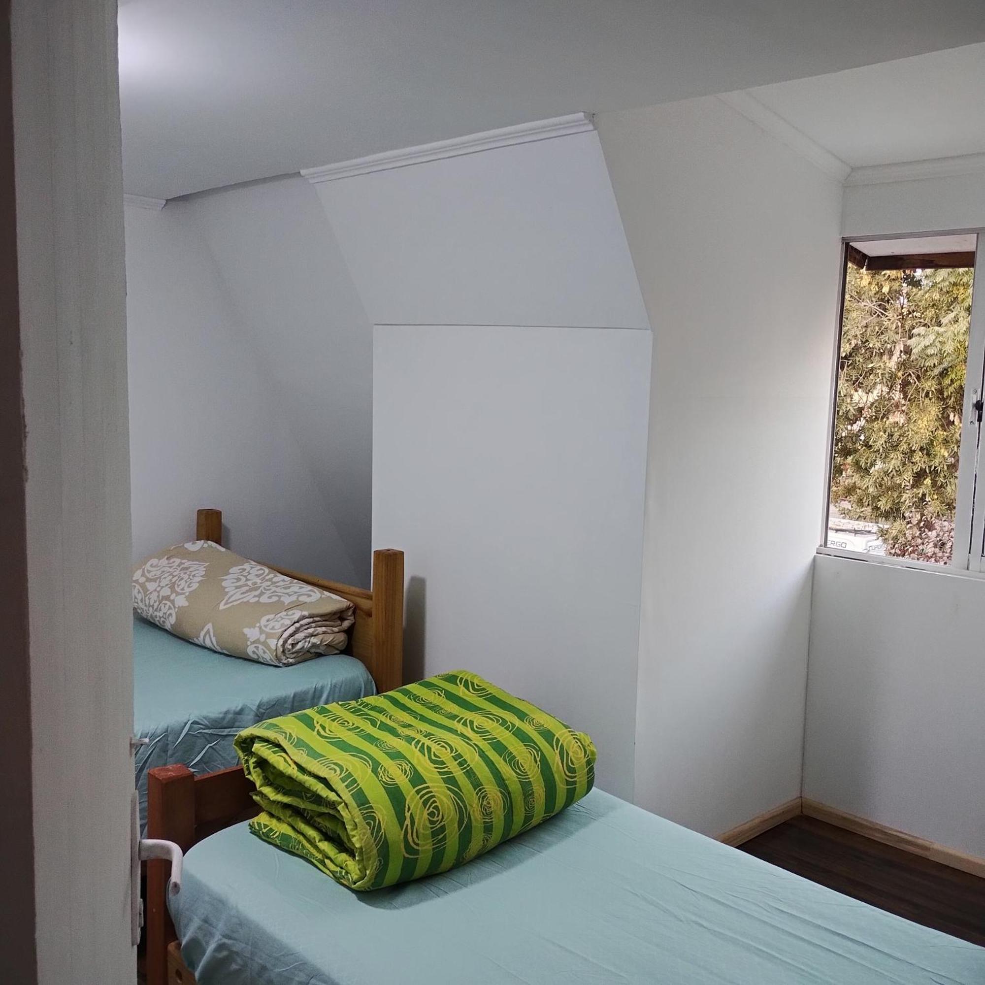 Backpackers House - Near The Airport Apartment Сантяго Екстериор снимка