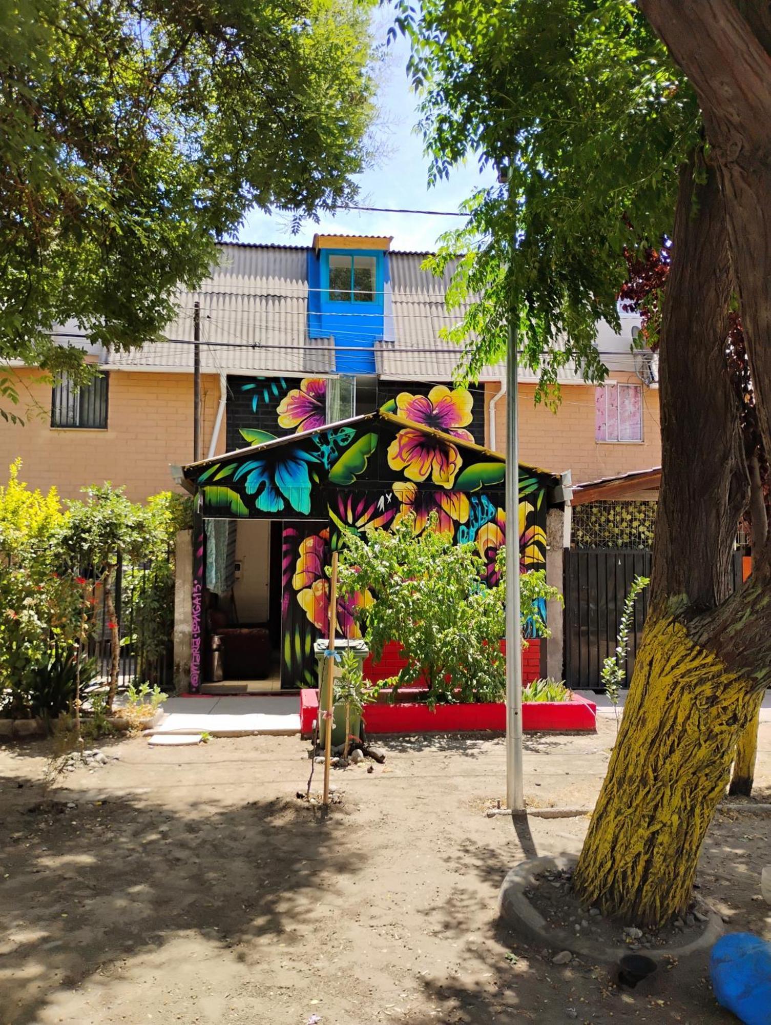 Backpackers House - Near The Airport Apartment Сантяго Екстериор снимка